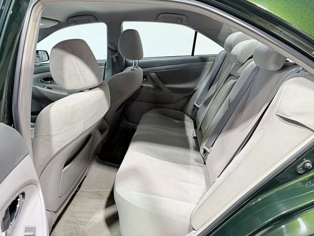 2010 Toyota Camry Base Trim - 22939108 - 25