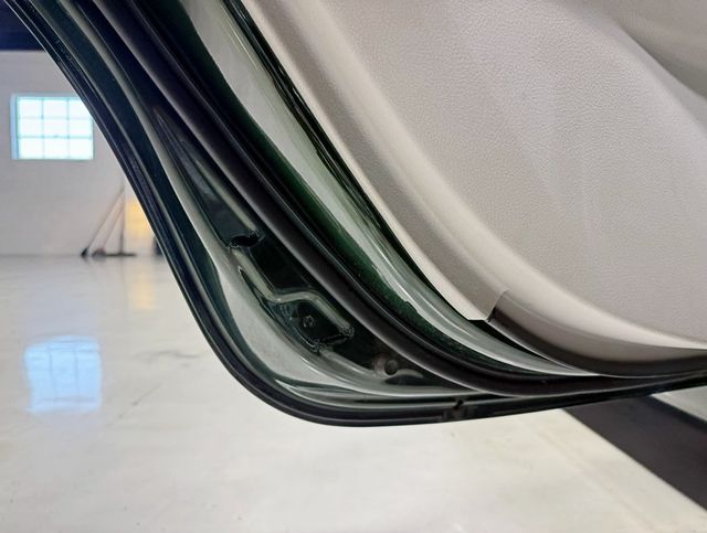 2010 Toyota Camry Base Trim - 22939108 - 29