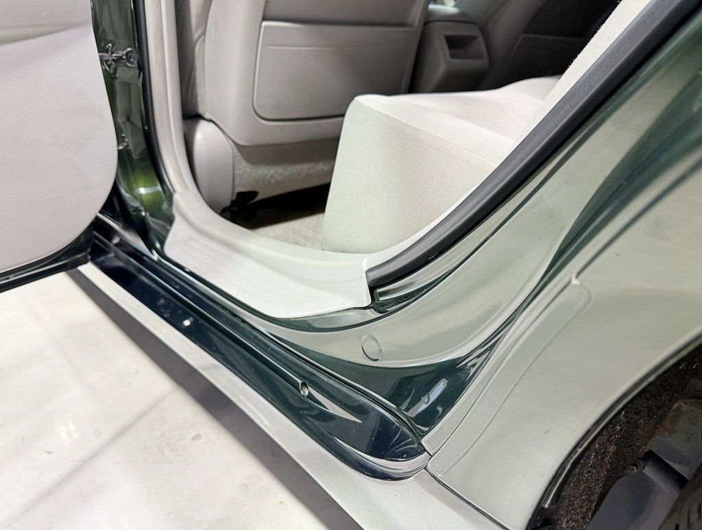 2010 Toyota Camry Base Trim - 22939108 - 30