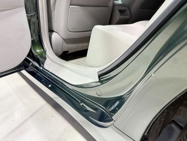 2010 Toyota Camry Base Trim - 22939108 - 30