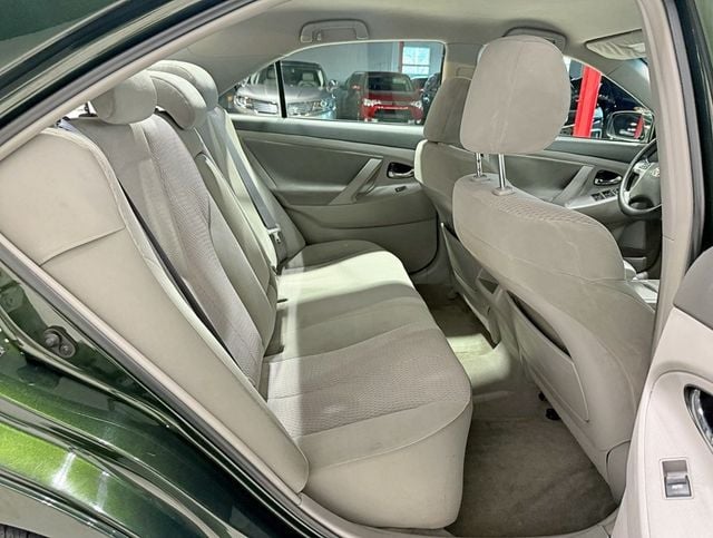 2010 Toyota Camry Base Trim - 22939108 - 32