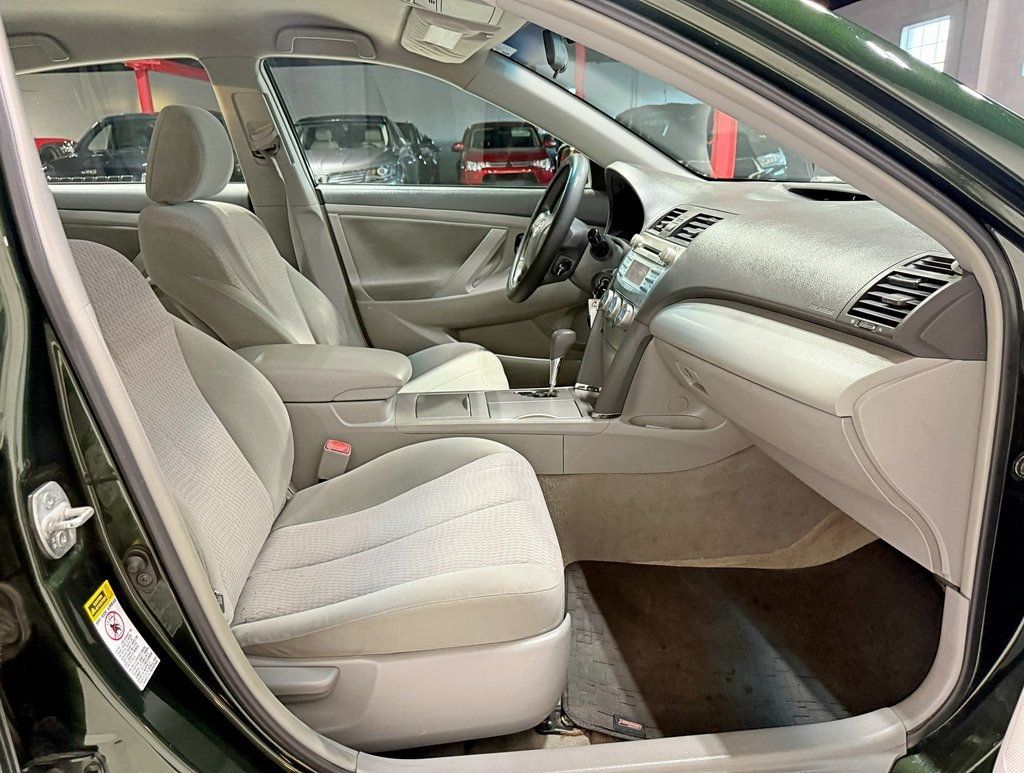 2010 Toyota Camry Base Trim - 22939108 - 36