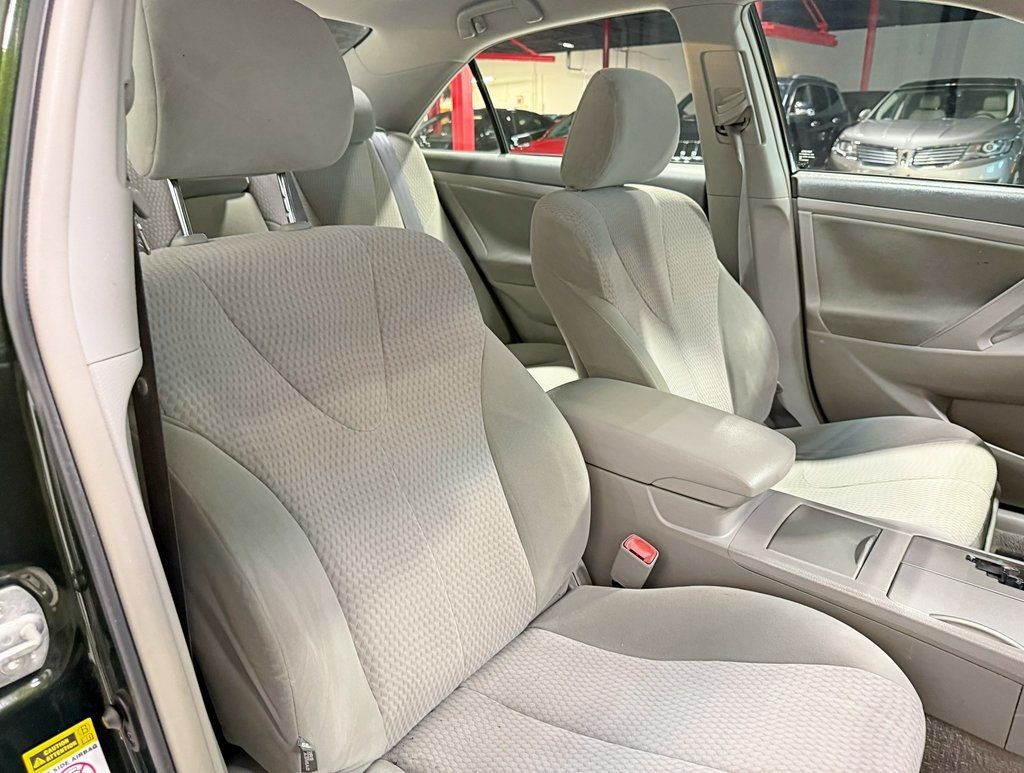 2010 Toyota Camry Base Trim - 22939108 - 37