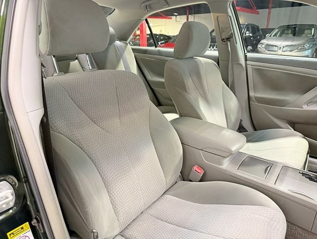 2010 Toyota Camry Base Trim - 22939108 - 37