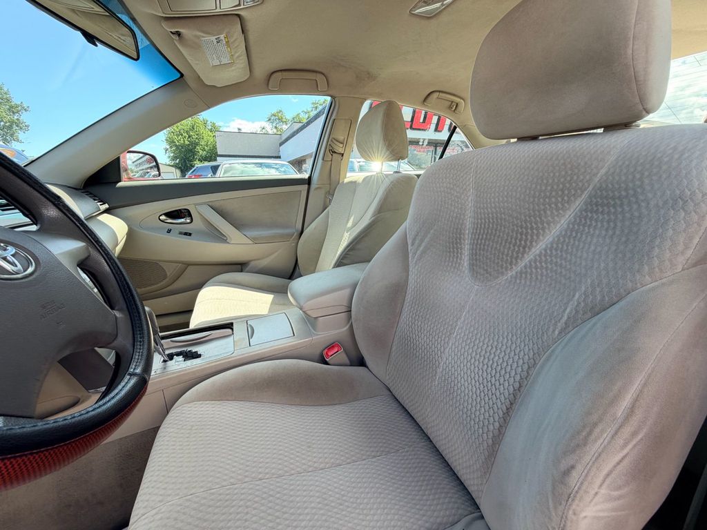 2010 Toyota Camry Base Trim - 23067755 - 11