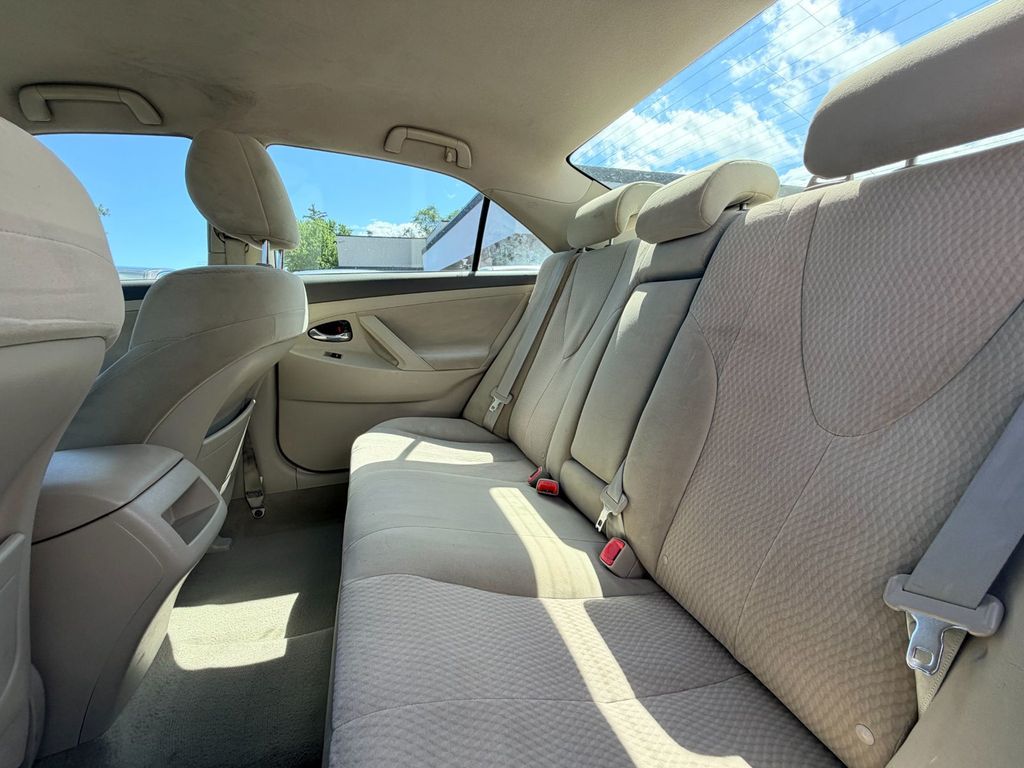 2010 Toyota Camry Base Trim - 23067755 - 13