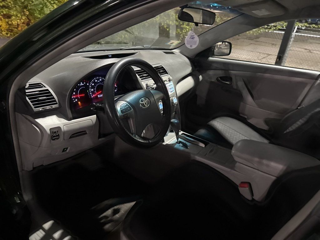 2010 Toyota Camry LE - 22939108 - 7