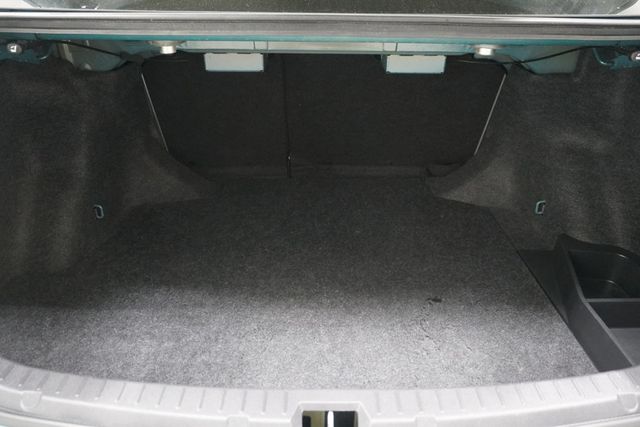 2010 Toyota Corolla  - 22993040 - 18