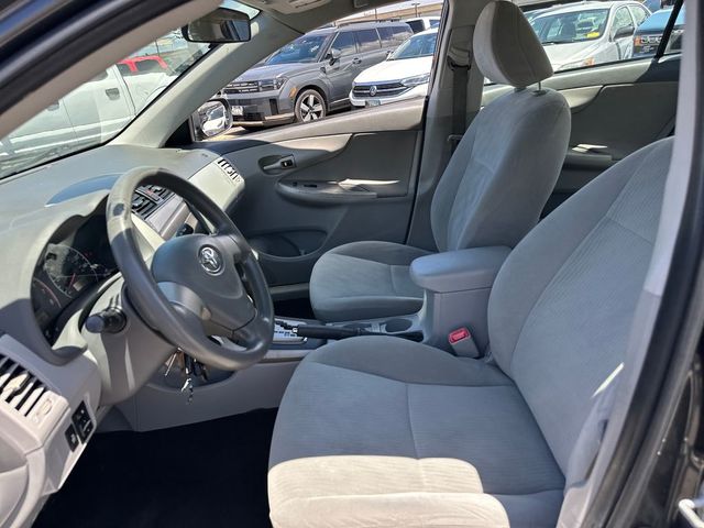 2010 Toyota Corolla 4dr Sedan Automatic LE - 23024929 - 11