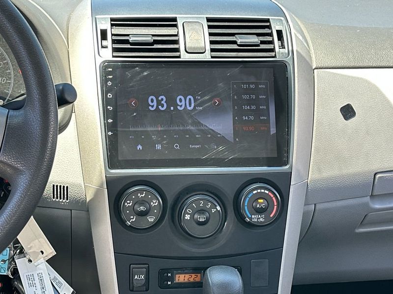2010 Toyota Corolla 4dr Sedan Automatic LE - 23024929 - 14
