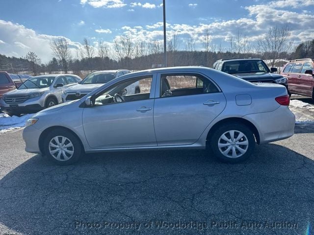 2010 Toyota Corolla 4dr Sedan Automatic LE - 22765139 - 13