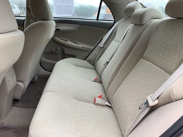 2010 Toyota Corolla 4dr Sedan Automatic LE - 19899599 - 9