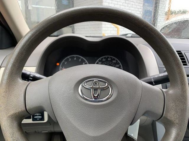 2010 Toyota Corolla 4dr Sedan Automatic LE - 19899599 - 6
