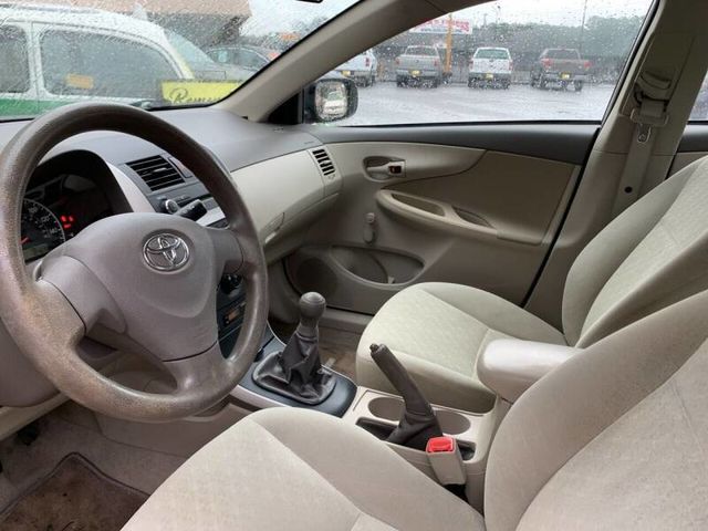 2010 Toyota Corolla 4dr Sedan Automatic LE - 19899599 - 8