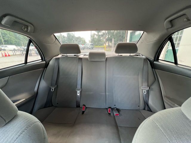 2010 Toyota Corolla 4dr Sedan Automatic LE - 22020211 - 5