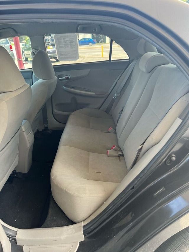 2010 Toyota Corolla 4dr Sedan Automatic LE - 22020211 - 6