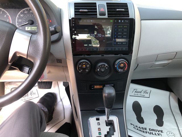 2010 Toyota Corolla 4dr Sedan Automatic LE - 22093958 - 7