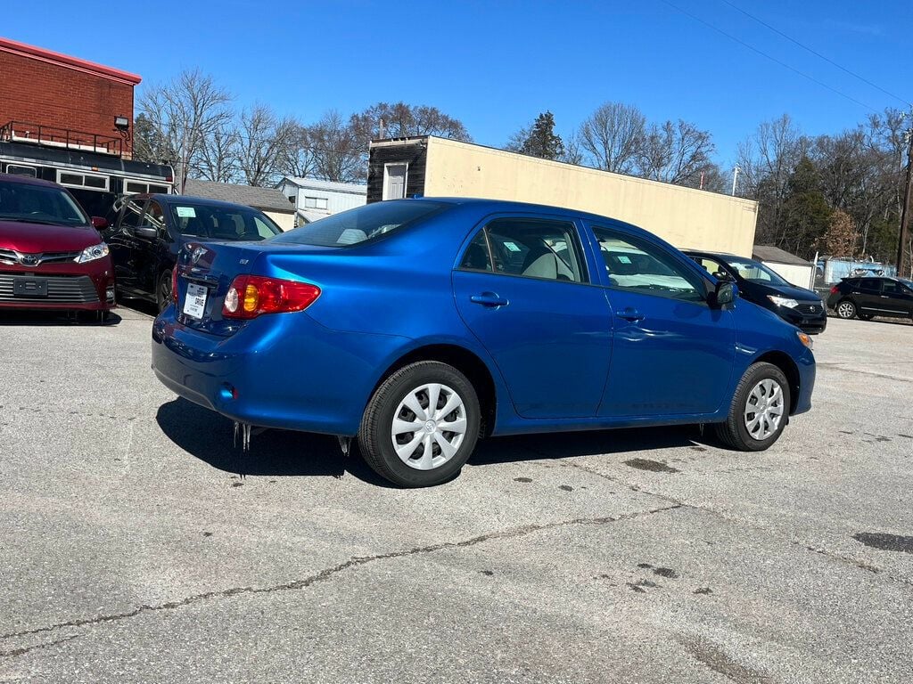 2010 Toyota Corolla 4dr Sedan Automatic LE - 22779094 - 9