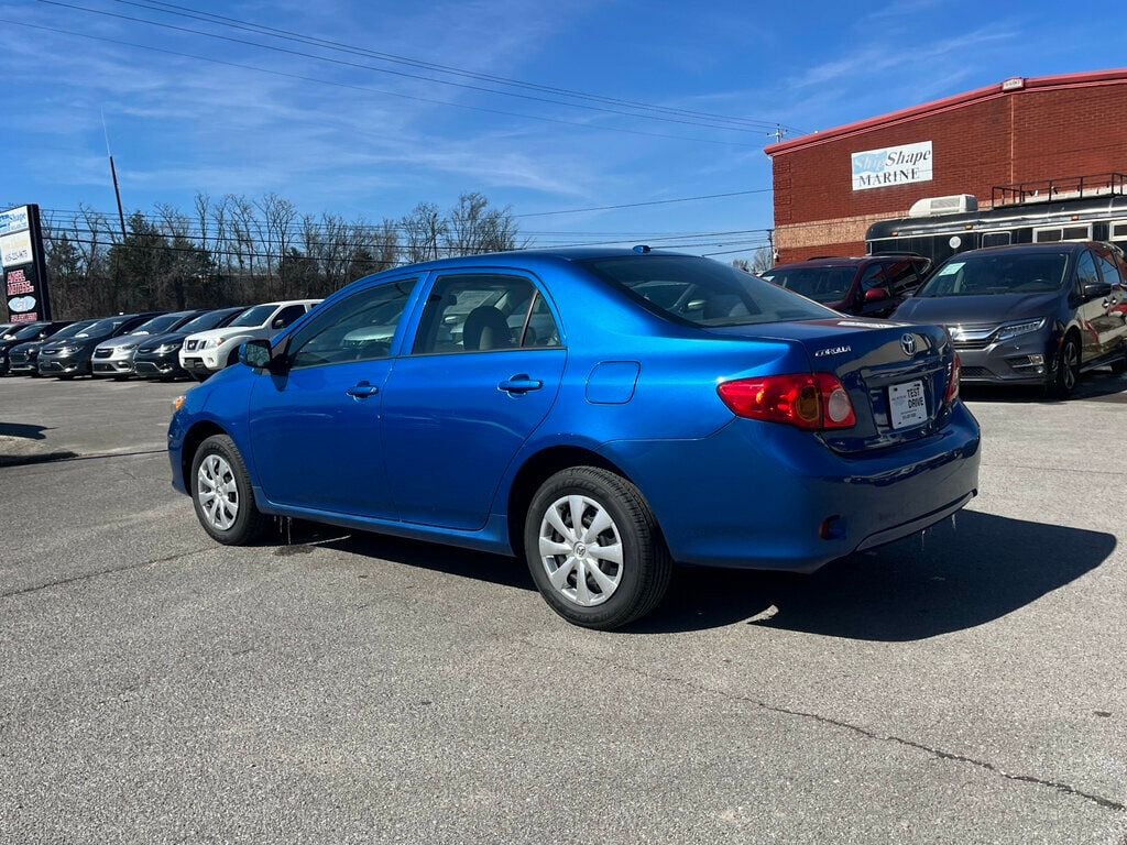 2010 Toyota Corolla 4dr Sedan Automatic LE - 22779094 - 5