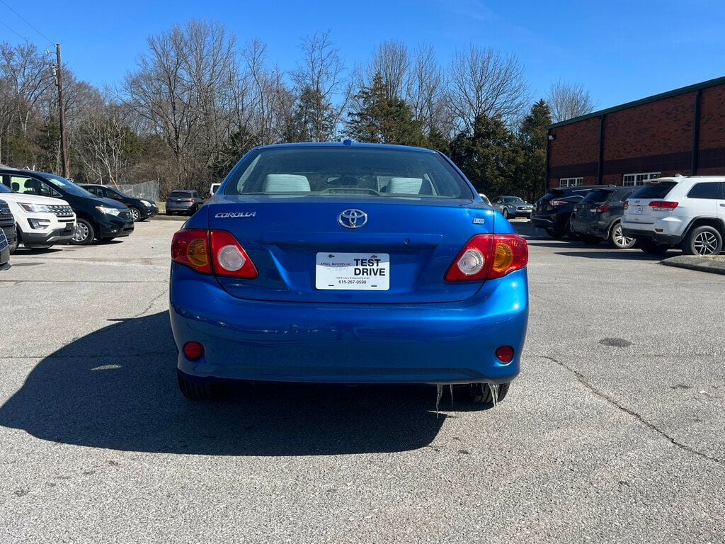 2010 Toyota Corolla 4dr Sedan Automatic LE - 22779094 - 8