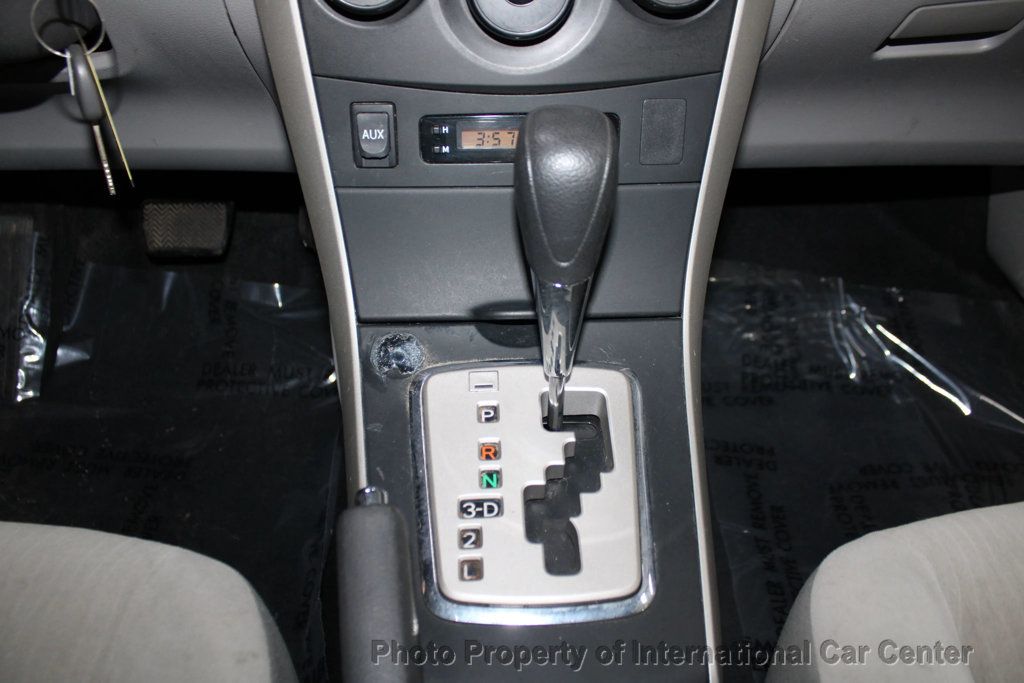 2010 Toyota Corolla 4dr Sedan Automatic LE - 22945785 - 13