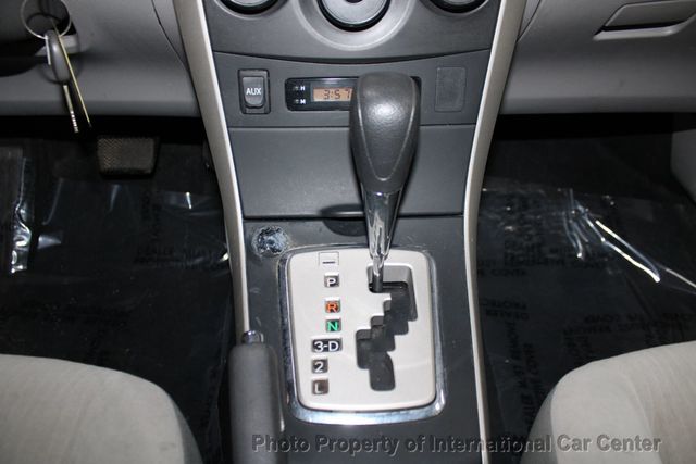 2010 Toyota Corolla 4dr Sedan Automatic LE - 22945785 - 13