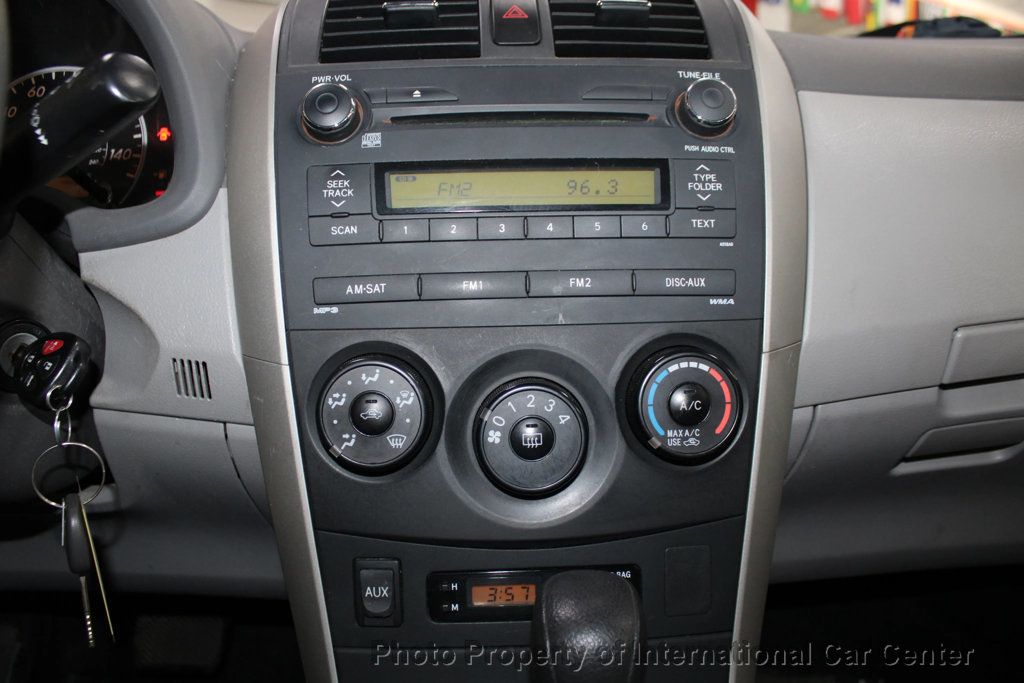 2010 Toyota Corolla 4dr Sedan Automatic LE - 22945785 - 14