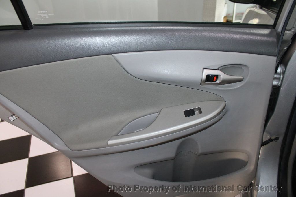 2010 Toyota Corolla 4dr Sedan Automatic LE - 22945785 - 16
