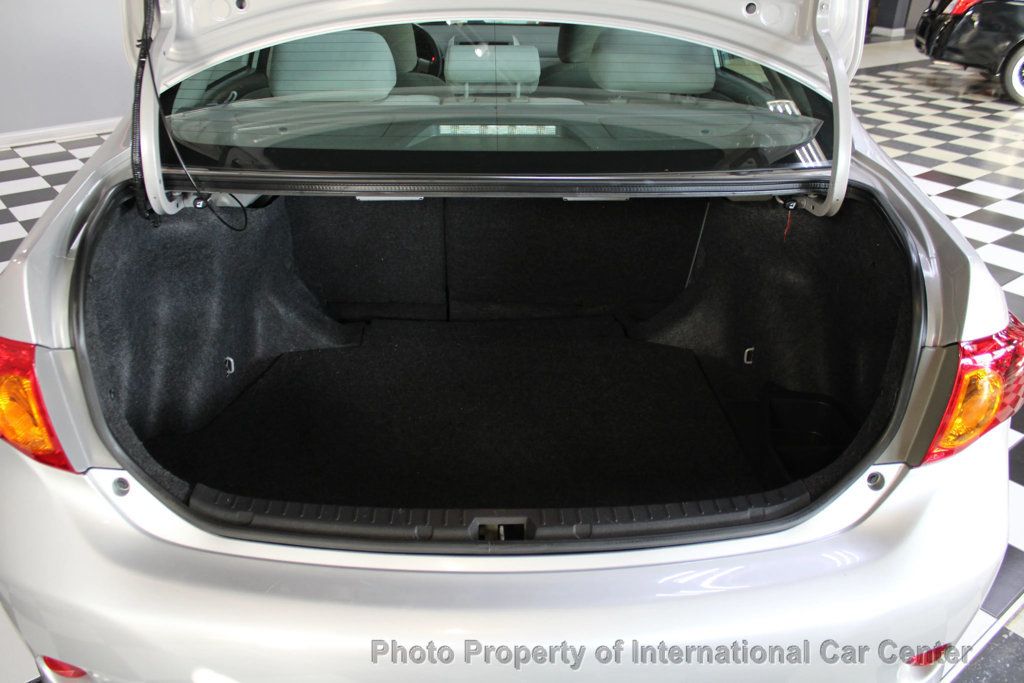 2010 Toyota Corolla 4dr Sedan Automatic LE - 22945785 - 18