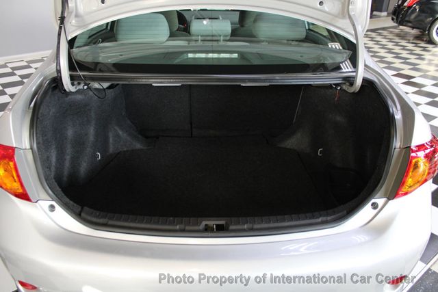 2010 Toyota Corolla 4dr Sedan Automatic LE - 22945785 - 18