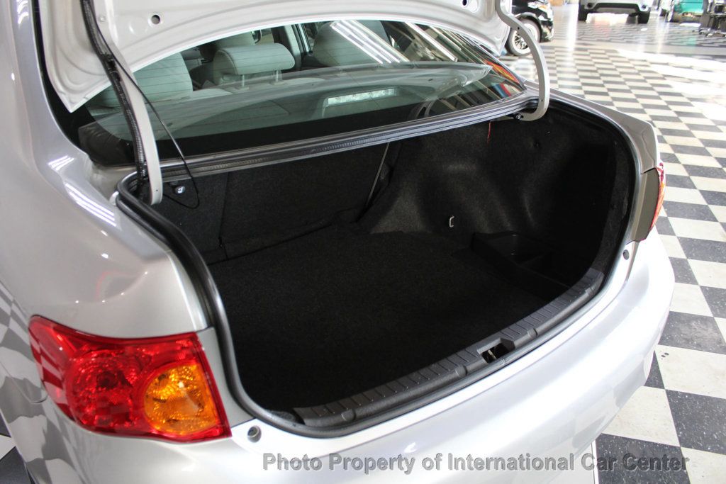 2010 Toyota Corolla 4dr Sedan Automatic LE - 22945785 - 19