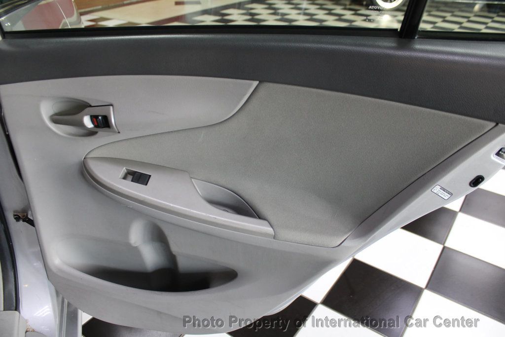 2010 Toyota Corolla 4dr Sedan Automatic LE - 22945785 - 21