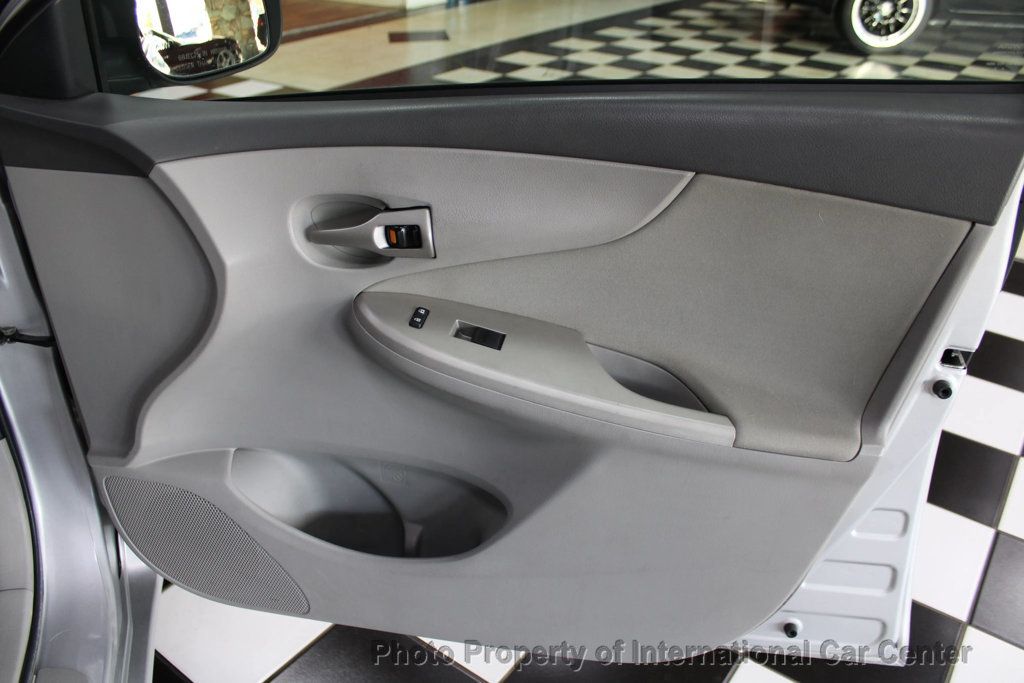 2010 Toyota Corolla 4dr Sedan Automatic LE - 22945785 - 23