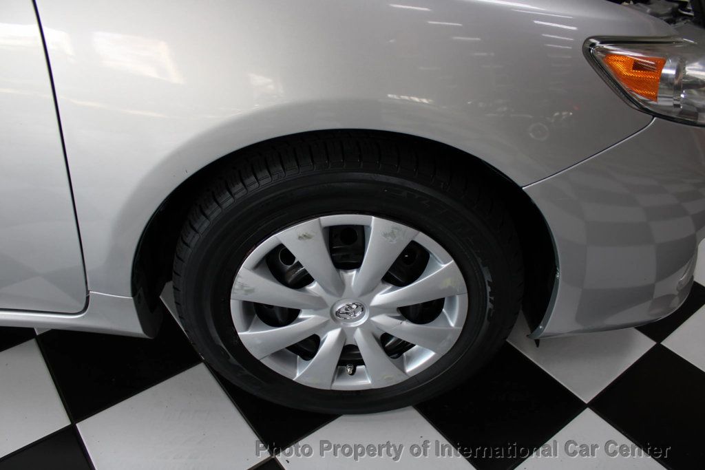 2010 Toyota Corolla 4dr Sedan Automatic LE - 22945785 - 33