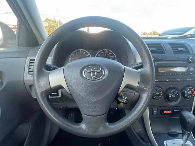 2010 Toyota Corolla 4dr Sedan Automatic LE - 22598542 - 14