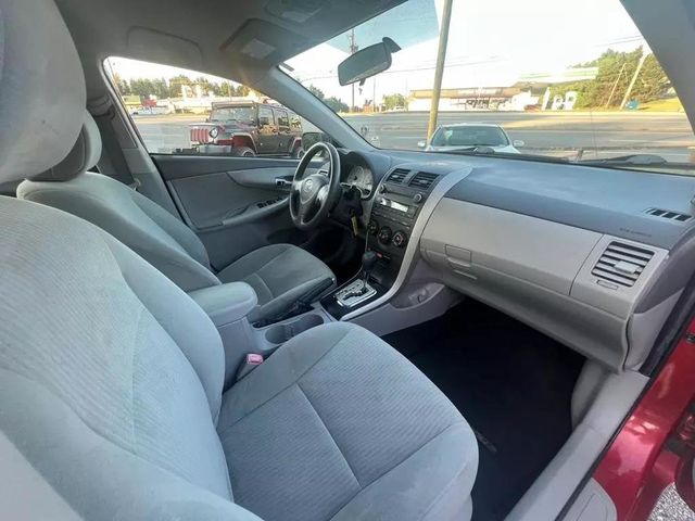 2010 Toyota Corolla 4dr Sedan Automatic LE - 22598542 - 18