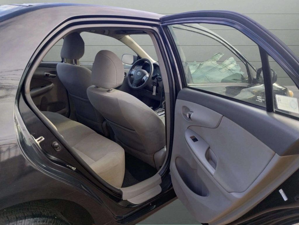 2010 Toyota Corolla 4dr Sedan Automatic LE - 22930541 - 13