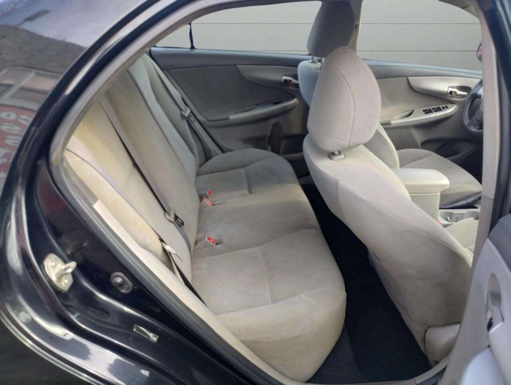 2010 Toyota Corolla 4dr Sedan Automatic LE - 22930541 - 14