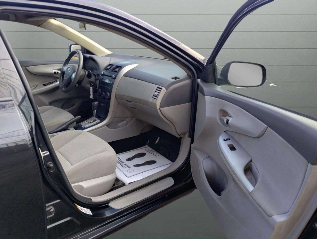 2010 Toyota Corolla 4dr Sedan Automatic LE - 22930541 - 15