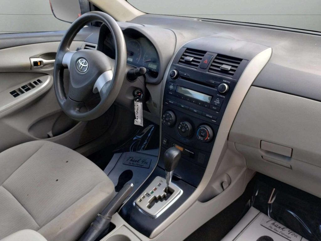 2010 Toyota Corolla 4dr Sedan Automatic LE - 22930541 - 17