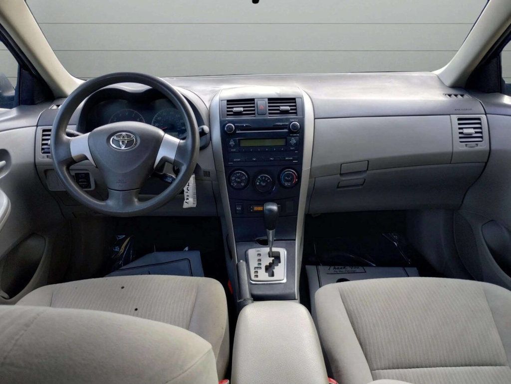 2010 Toyota Corolla 4dr Sedan Automatic LE - 22930541 - 26