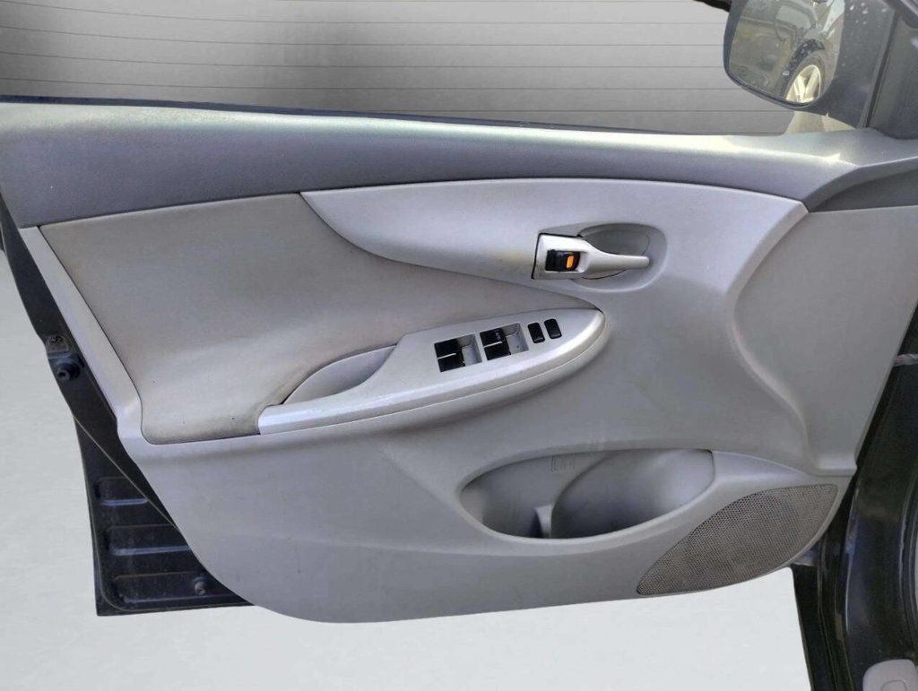 2010 Toyota Corolla 4dr Sedan Automatic LE - 22930541 - 7