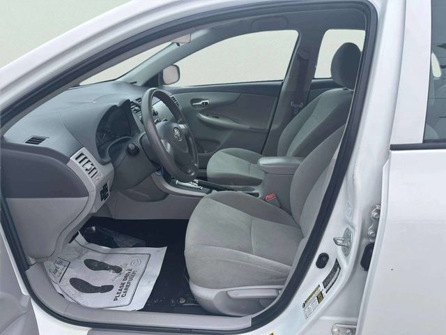 2010 Toyota Corolla 4dr Sedan Automatic LE - 22981217 - 9