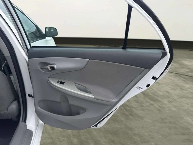 2010 Toyota Corolla 4dr Sedan Automatic LE - 22981217 - 17