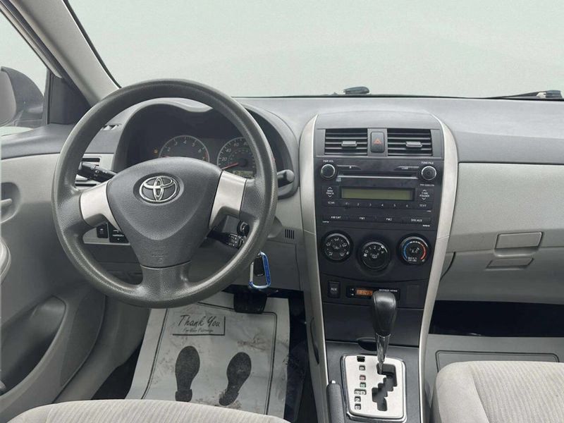 2010 Toyota Corolla 4dr Sedan Automatic LE - 22981217 - 20