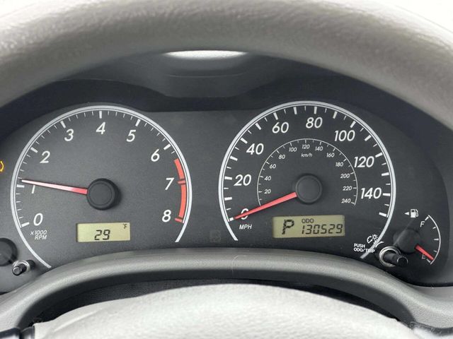 2010 Toyota Corolla 4dr Sedan Automatic LE - 22981217 - 27