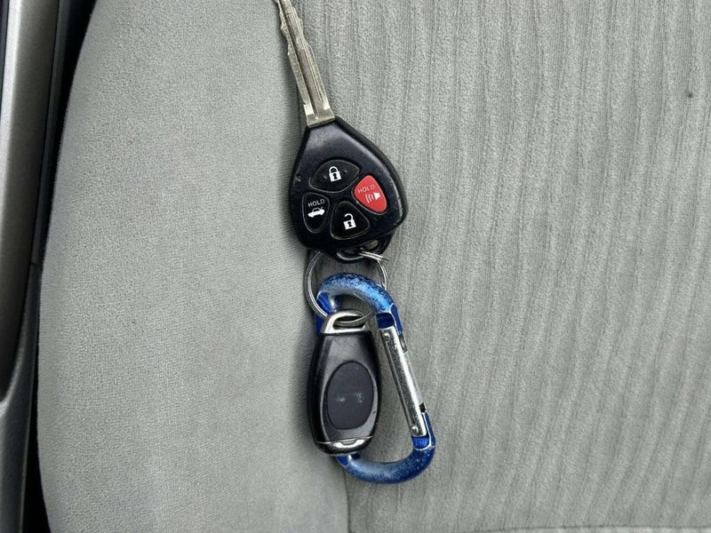 2010 Toyota Corolla 4dr Sedan Automatic LE - 22981217 - 30