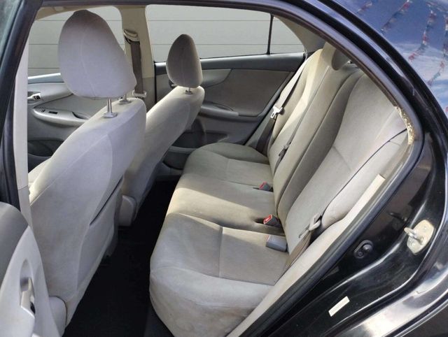 2010 Toyota Corolla 4dr Sedan Automatic LE - 23011854 - 12
