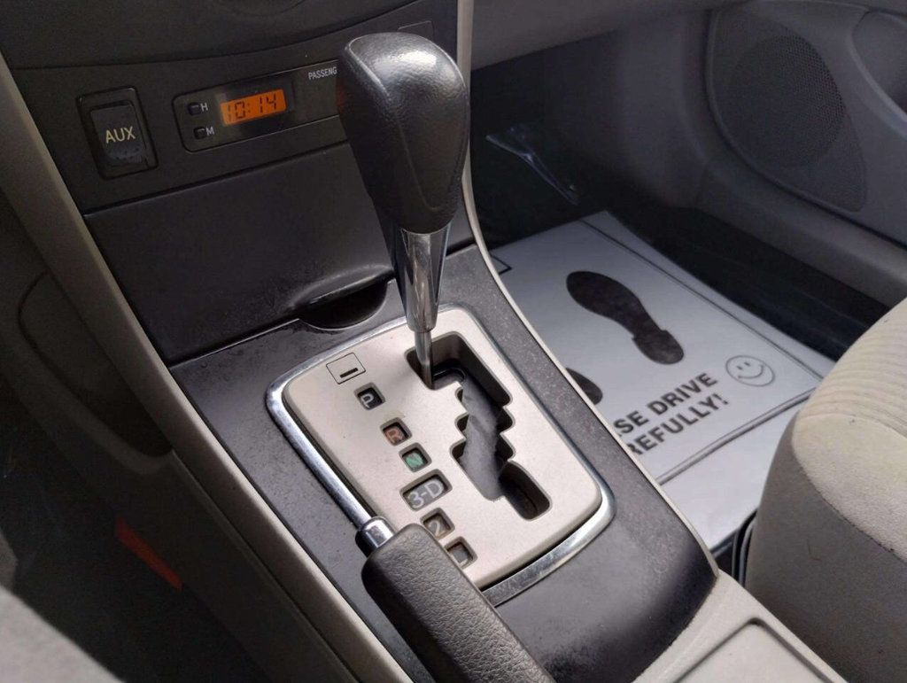 2010 Toyota Corolla 4dr Sedan Automatic LE - 23011854 - 24