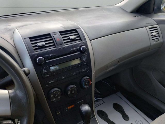 2010 Toyota Corolla 4dr Sedan Automatic LE - 23011854 - 25